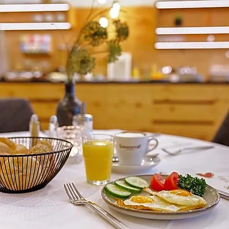 Smarthotel Schmid - Restaurant & Bar Inhouse - Naehe Schlossteich *