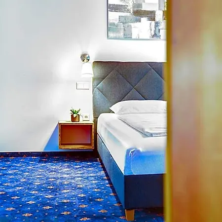 Smarthotel Schmid - Restaurant & Bar Inhouse - Naehe Schlossteich 酒店