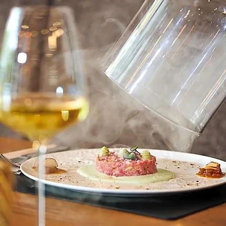 Smarthotel Schmid - Restaurant & Bar Inhouse - Naehe Schlossteich * 施图拜河谷新施蒂夫特
